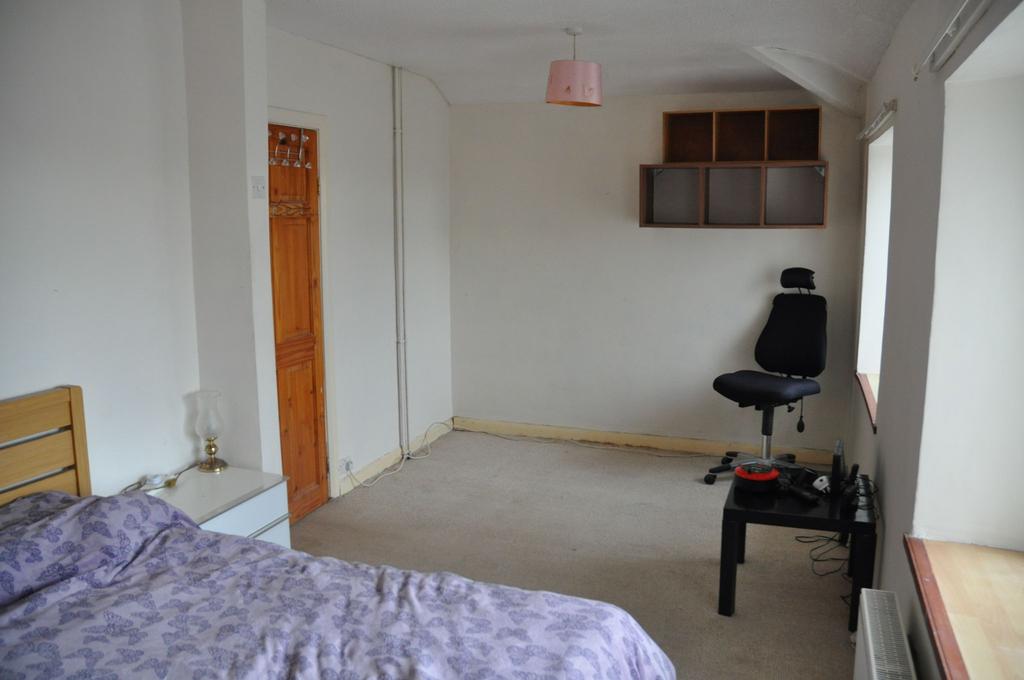 Photograph 9