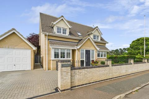3 bedroom detached bungalow for sale, Heather Close, Thurston IP31