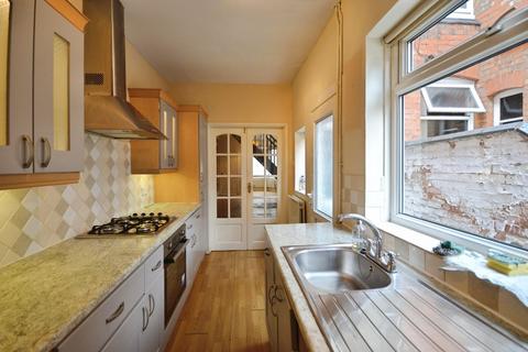 3 bedroom terraced house to rent, Cambridge Street, Leicester LE3