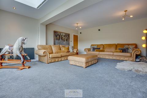 4 bedroom detached house for sale, Mill Close, Sheffield S25