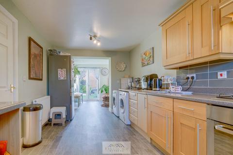 3 Fallon Close, Laughton Common, Sheffield, S25 3QJ