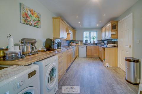 3 Fallon Close, Laughton Common, Sheffield, S25 3QJ