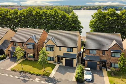 4 bedroom detached house for sale, Lake View, Doncaster DN4