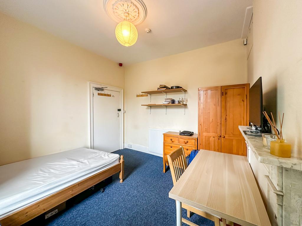 Room 4 (4)