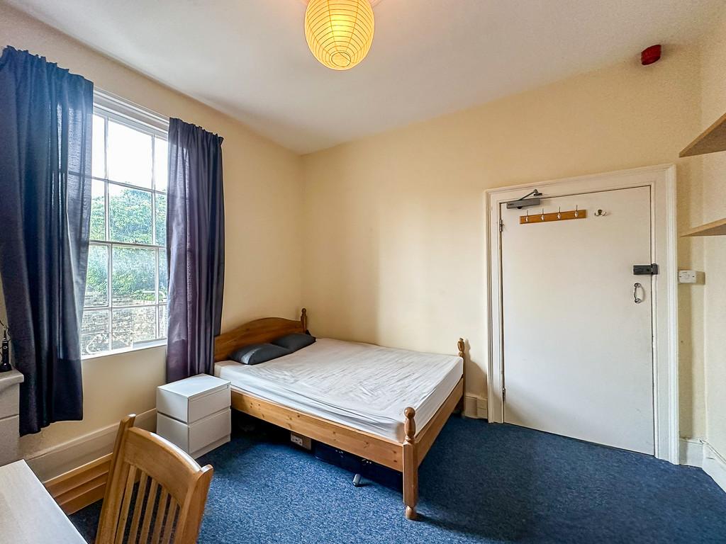 Room 4 (2)
