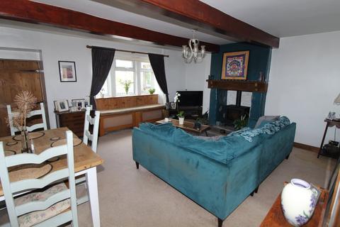 3 Spring Wells, Oakworth, Keighley, BD22 0QZ