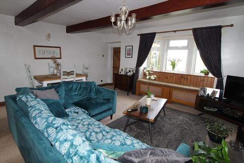 3 Spring Wells, Oakworth, Keighley, BD22 0QZ