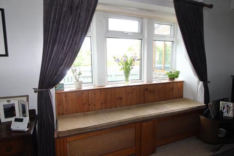 3 Spring Wells, Oakworth, Keighley, BD22 0QZ