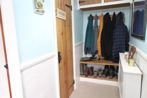 3 Spring Wells, Oakworth, Keighley, BD22 0QZ
