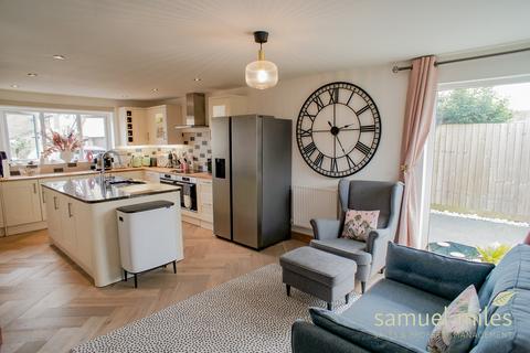 39 Masefield, Royal Wootton Bassett, Swindon, SN4 8JT