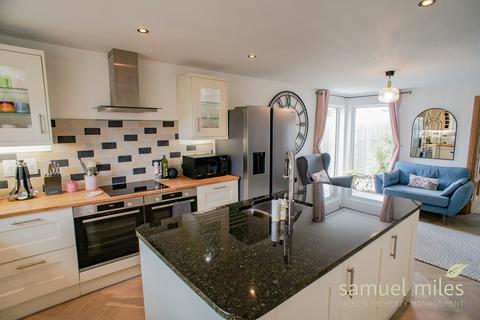 39 Masefield, Royal Wootton Bassett, Swindon, SN4 8JT