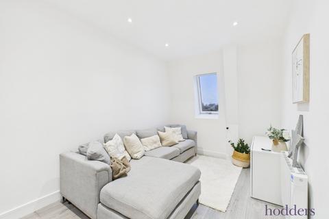 1 bedroom apartment to rent, Station Road, Addlestone, KT15