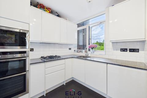 3 bedroom flat for sale, Westchester Court, Westchester Drive, NW4