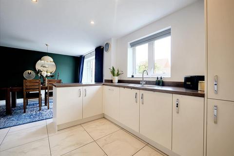 4 bedroom detached house for sale, Raywell Road, Hamilton, Leicester