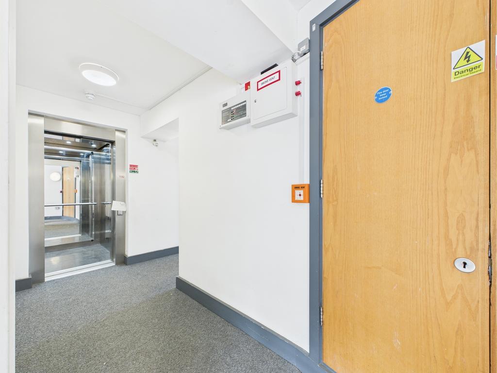Lift serving all floors