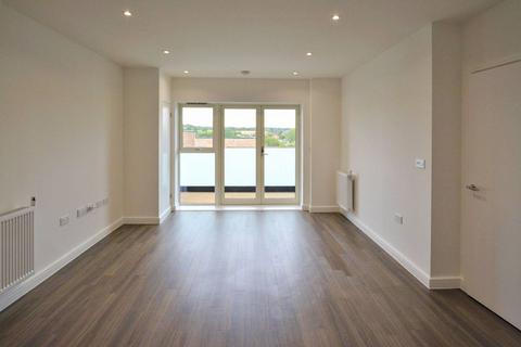 2 bedroom flat for sale, Warneford House, Bushey, South Oxhey, WD19