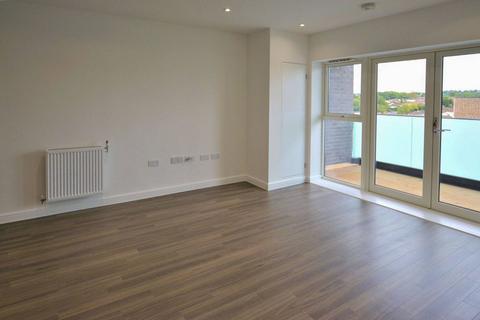 2 bedroom flat for sale, Warneford House, Bushey, South Oxhey, WD19