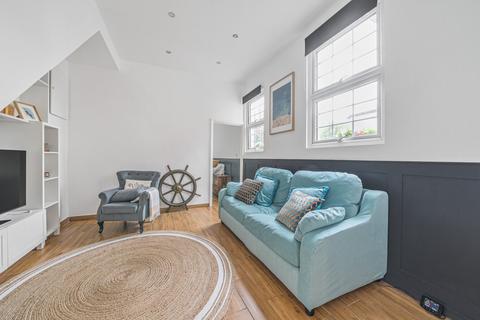 4 bedroom semi-detached house for sale, Avenue Road, London, N14