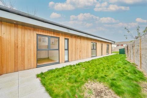 2 bedroom bungalow for sale, Ironbridge Mews, London, E15