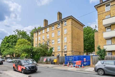 1 bedroom flat for sale, Maitland House, Bishops Way, London, E2