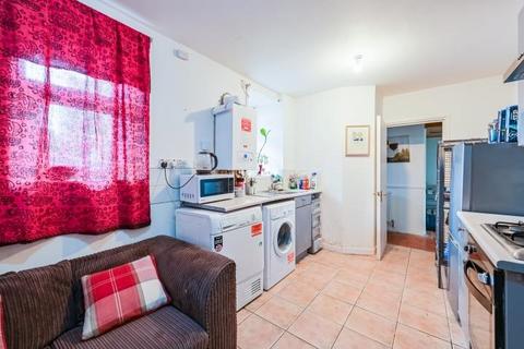 1 bedroom flat for sale, Maitland House, Bishops Way, London, E2