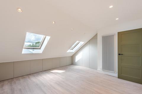 85a Allfarthing Lane, London, SW18 2AS