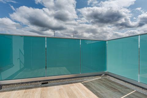 85a Allfarthing Lane, London, SW18 2AS