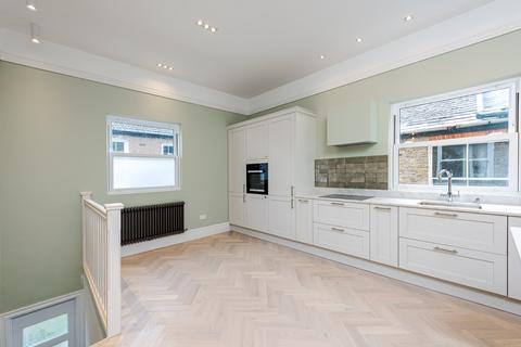 85a Allfarthing Lane, London, SW18 2AS