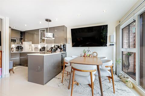 41 Kendal Steps, London, W2 2YE