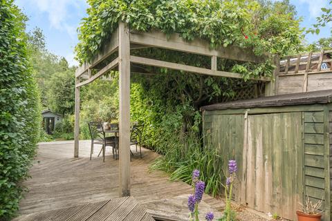 3 bedroom terraced house for sale, Woodside Road, Chiddingfold,Godalming, GU8