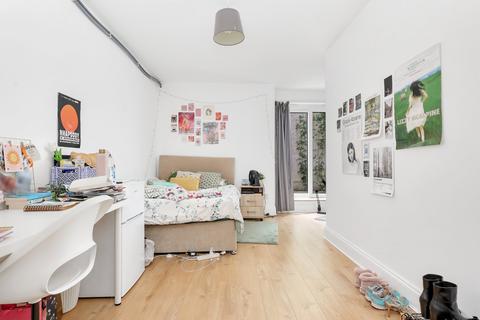 5 bedroom flat to rent, Marlborough Road, Archway, London