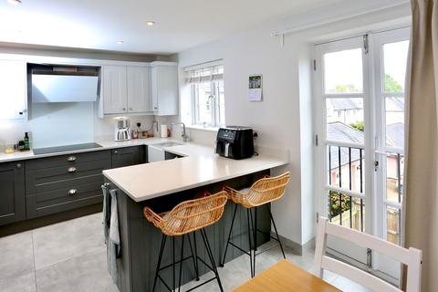 5 Chestnut Drive, Abergavenny, NP7 5JZ