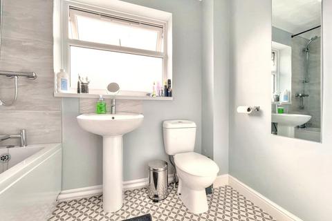 3 bedroom semi-detached house for sale, Spencer Way, Stowmarket, IP14