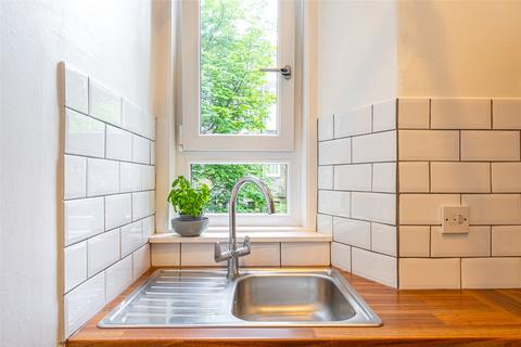 266/2 Bonnington Road, Edinburgh, EH6 5BE