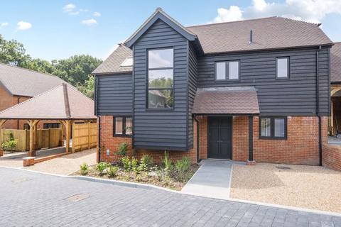 undefined, Standen Street, Iden Green