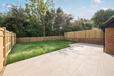 undefined, Standen Street, Iden Green