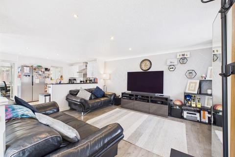 3 bedroom property for sale, Fenwick Drive, Middleton, Manchester, M24