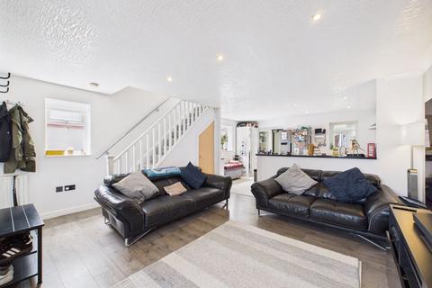 3 bedroom property for sale, Fenwick Drive, Middleton, Manchester, M24