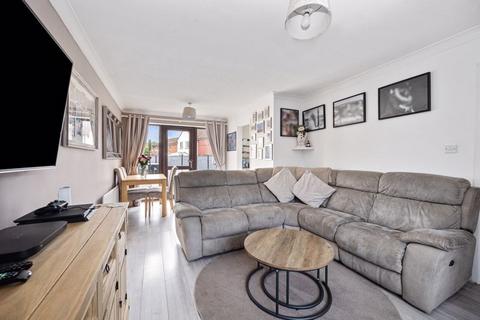 7 Henderson Walk, Steyning, BN44 3SG