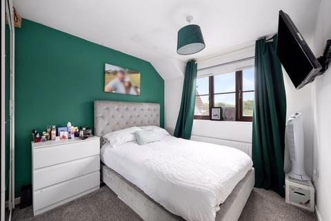 7 Henderson Walk, Steyning, BN44 3SG