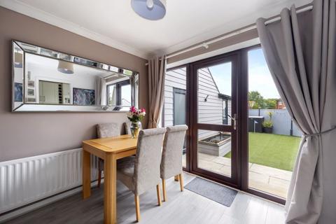 7 Henderson Walk, Steyning, BN44 3SG