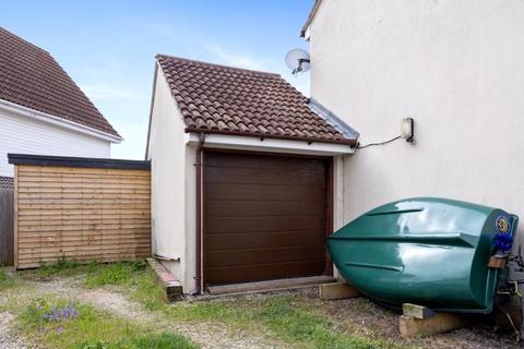 7 Henderson Walk, Steyning, BN44 3SG