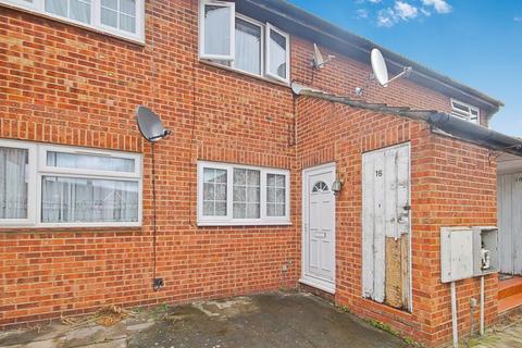 16 Nicholas Close, Greenford, UB6 9UH
