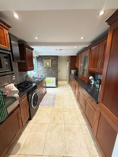 1 bedroom in a house share to rent, Fortnam Road | Archway | N19