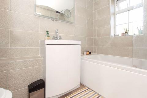 40 Bowmans Way, Dunstable, LU6 3LE