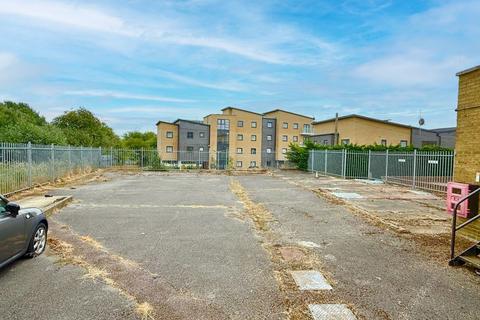 Detached house to rent, Simpson Road, Fenny Stratford MK2
