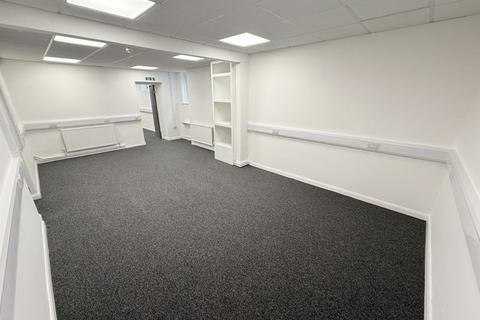 Detached house to rent, Simpson Road, Fenny Stratford MK2