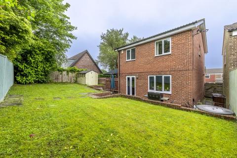 3 bedroom detached house for sale, Willowmead, Crowborough
