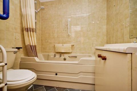 1 bedroom apartment for sale, Crocker Street, Newport PO30