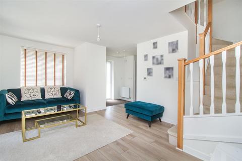 3 bedroom detached house for sale, Holly Court, Cygnet Park, NE12